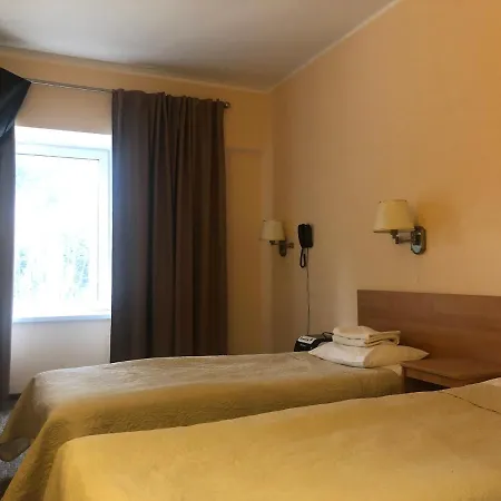 Hotel Yes